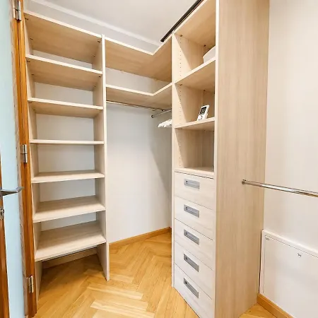 Luxury 2br With Sauna, Work Station, Center *