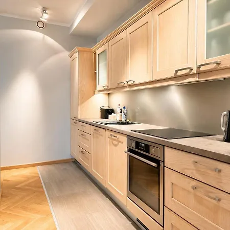 Luxury 2br With Sauna, Work Station, Center
